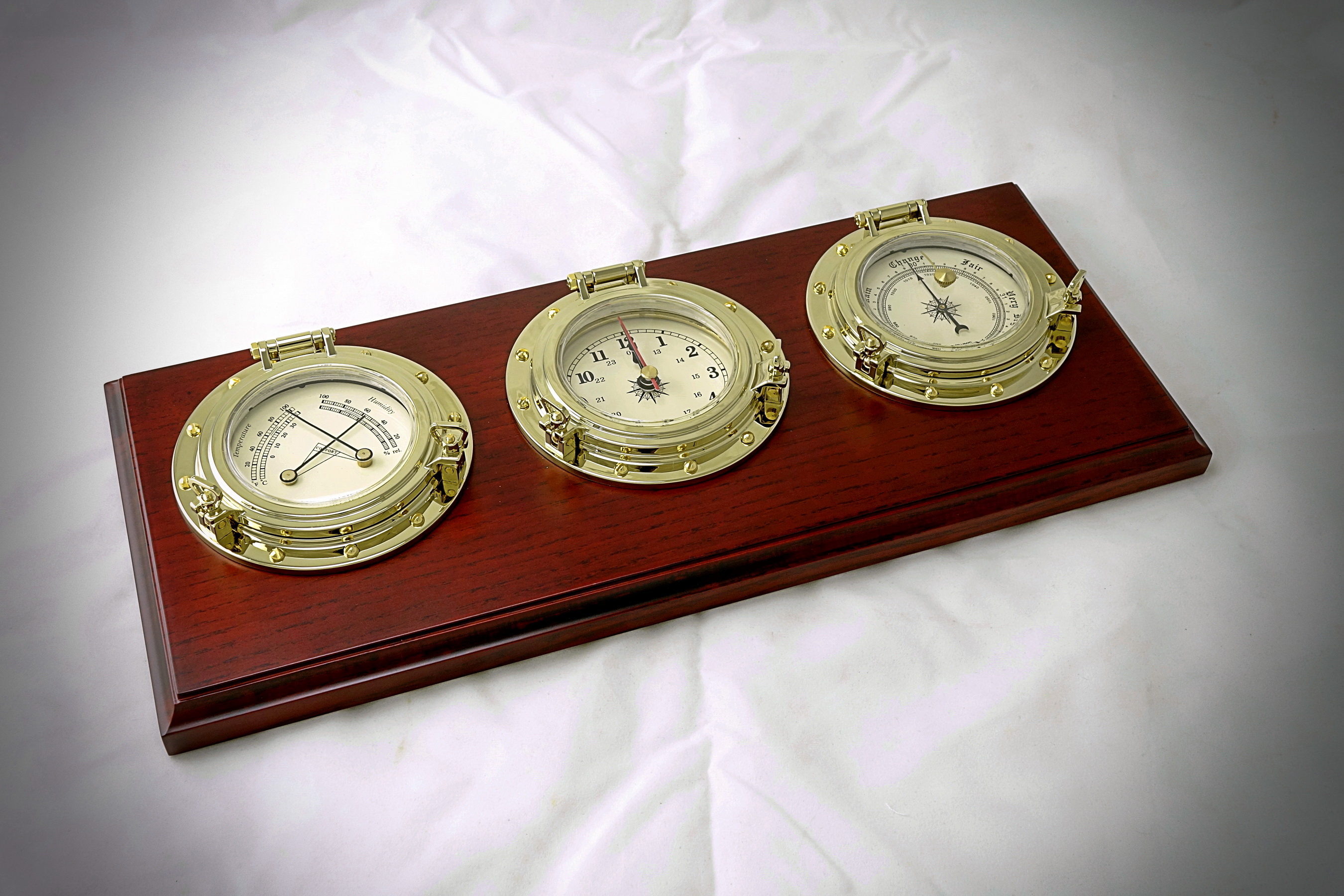 Sat sa 3 razičite vremenske zone D46mm